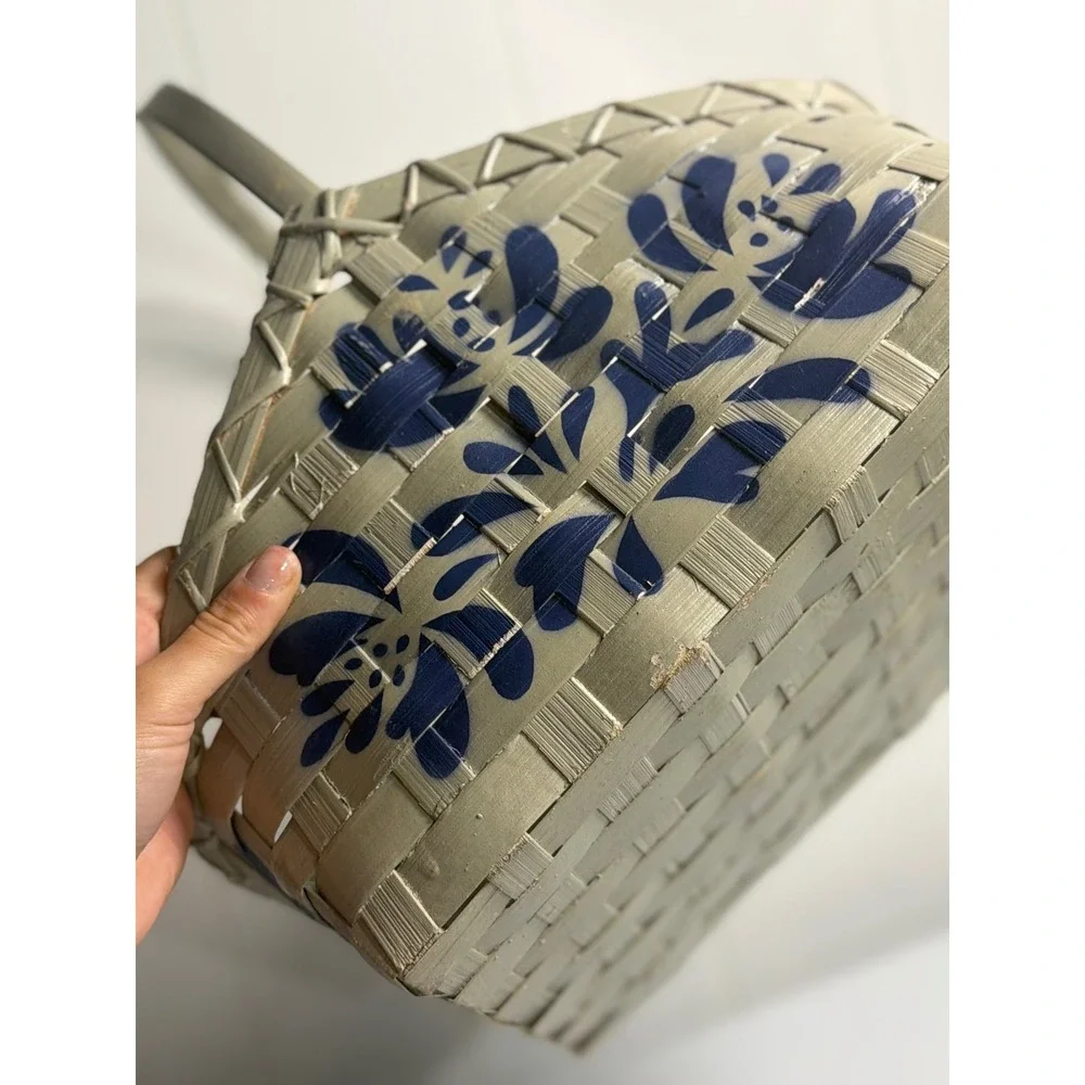 VTG Pfaltzgraff Yorktowne Woven Wood Basket Gray Blue Floral Farmhouse Handle‎